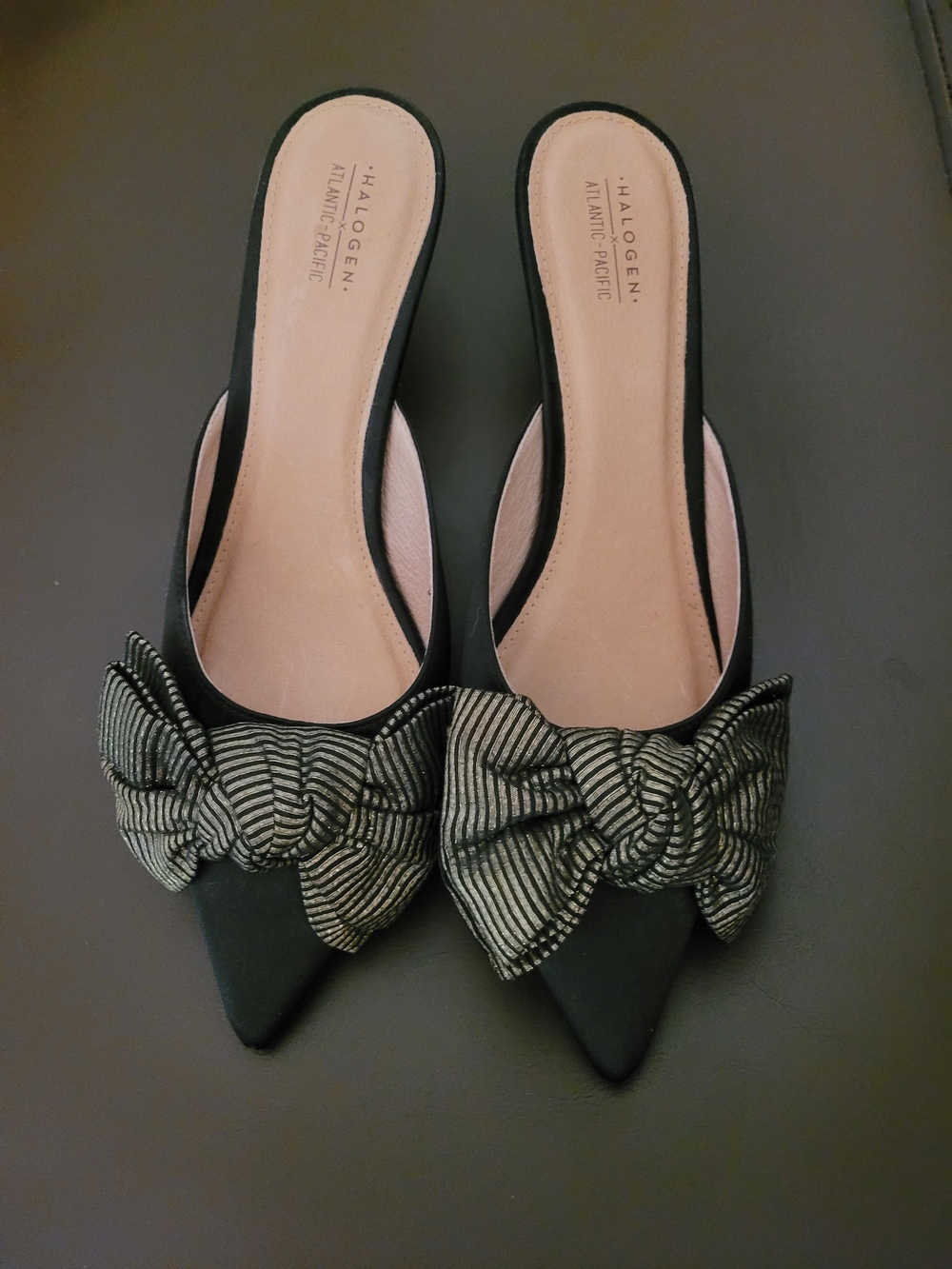 Halogen Black Pointed Bow Mules 7.5